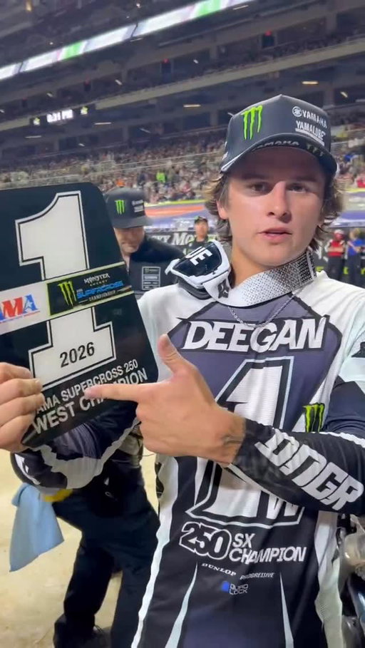 BACK2BACK 🏆 @DangerBoyDeegan

#MonsterEnergy #Supercross #Moto