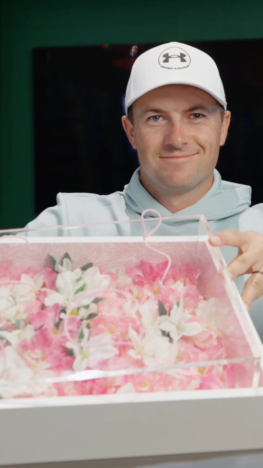 A special delivery for @JordanSpieth ahead of the opening major of the season.

🌸🔥🌸