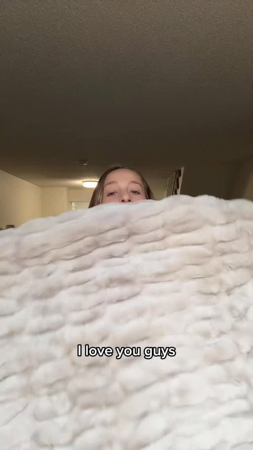 Happy Easter! 🐣 USE CODE: KIELYNM FOR 50% OFF your purchase @minkycouture ❤️

#minkyblanket #minkycouture #discount #discountcode #explore