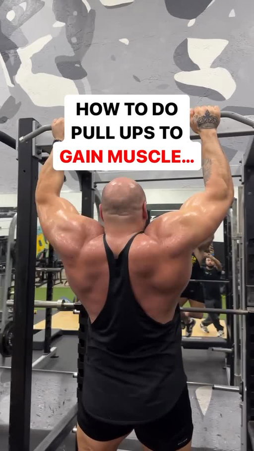 ✅RIGHT vs ❌WRONG 👉 Pull-ups

Wrong:
❌ Jerking your body up
❌ Kipping / using momentum
❌ Chin reaching over, but no control
❌ Half reps, no full stretch
❌ Shoulders shrugged up

Right:
✅ Controlled pull every rep
✅ Drive elbows down (not just chin up)
✅ Full stretch at the bottom
✅ Chest to bar, not just chin
✅ Shoulders down and back

Fix this and your back will grow way faster.

For diet and workout plans, go to LukasDuncan.com or click the link in my bio @duncanlukas
