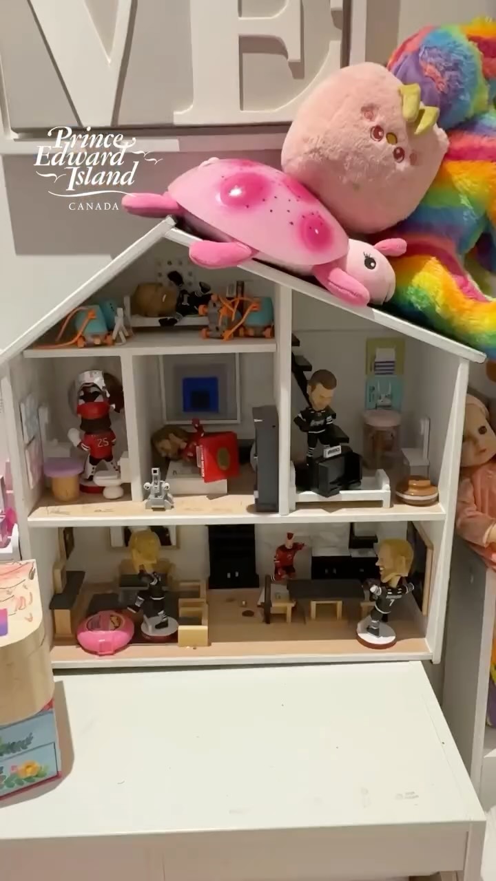 Do you want the (Devils Doll) House Tour? 

Amanda Stein takes you to the first, second, third floor in Montreal in this edition of Devils Download, presented by @tourismpei.