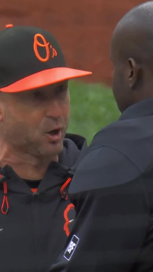 First career ejection for new Orioles manager Craig Albernaz