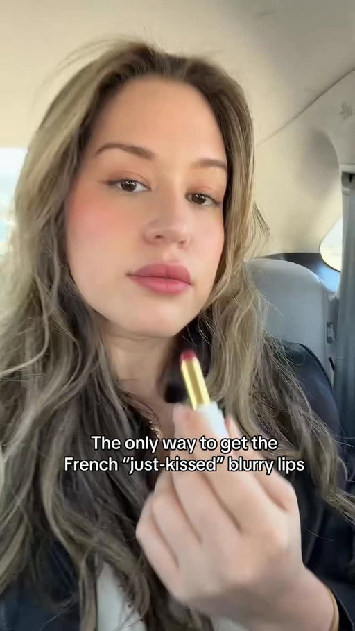 Comment SHOP for a discount code and the link 🙌❤️
French makeup tutorial for the perfect bouche mordue lips. Soft blurred lips, just kissed effect, effortless Parisian beauty.

#bouchemordue #frenchmakeup #frenchgirlmakeup #blurrylips #justkissedlips lipstain effortlessbeauty parisianstyle minimalmakeup makeuptips