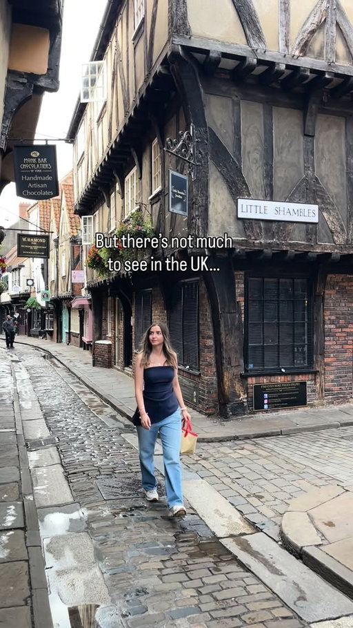40 places in the UK I truly love ✨From Tenby to Edinburgh, Saffron Walden to Clovelly… there are just so many beautiful spots 🇬🇧 #uktravel #uktravelblogger #visitbritain