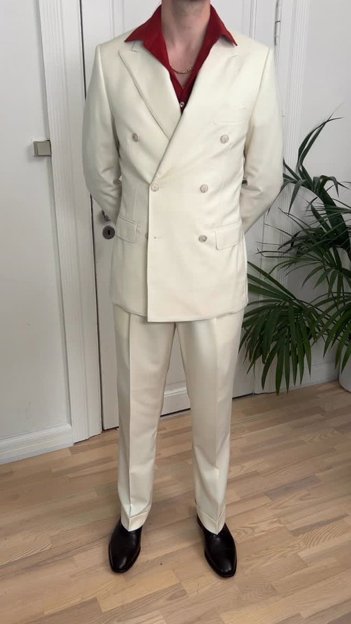 How to dress like Tony Montana in Scarface 🎬
Channeling bold energy, sharp tailoring, and unapologetic confidence. What do you think—did I capture the vibe?

#menswear #mensstyle #mensfashion #menssuit #scarface