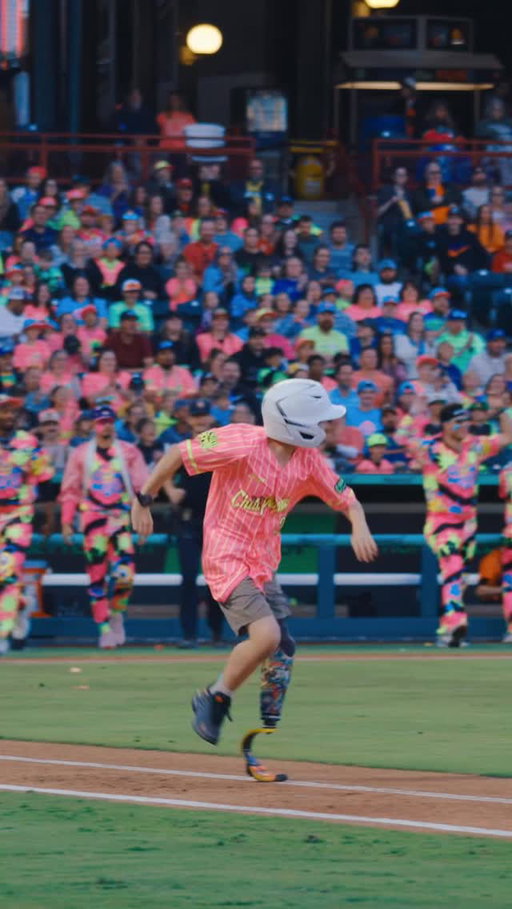Our special guest, Tyler takes the first pitch for the Chili  Peppers in last night’s game💚

#cosmicbaseball #mlb #travelball