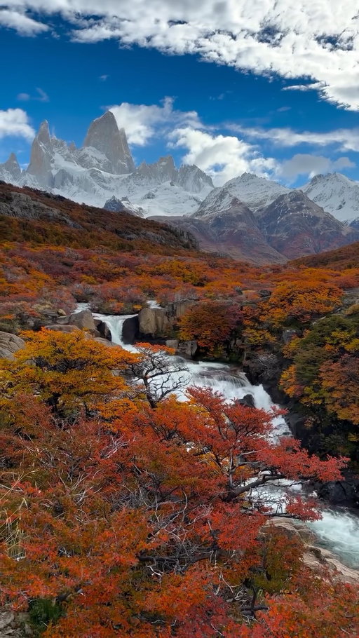 Fall in Patagonia is UNBELIEVABLE 😭🇦🇷💘 

📍Cascada Secreta, El Chaltén, Argentina 
.
.
.
#elchalten #patagonia #argentina #beautifuldestinations