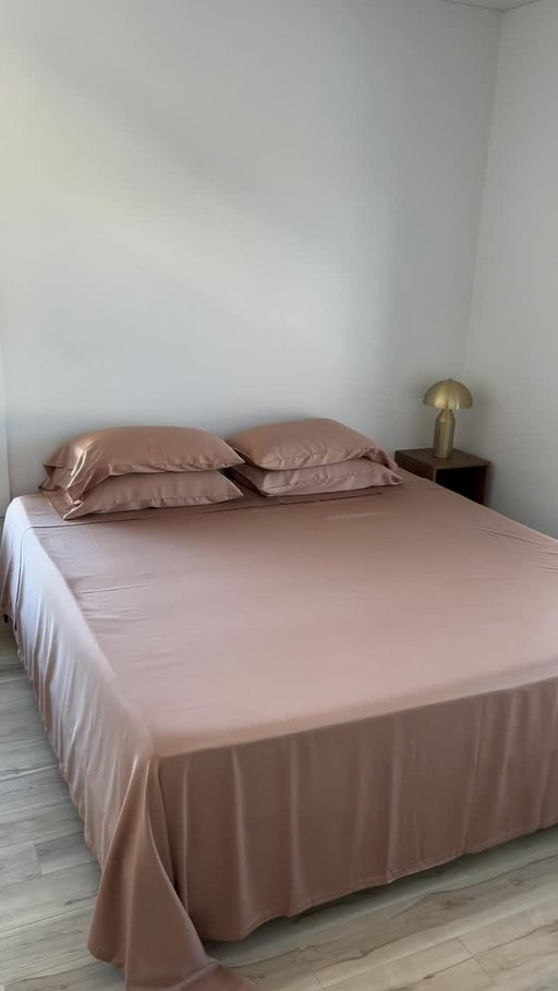 The color is Clay. The fabric is CleanBamboo®. The feeling of waking up in these sheets is impossible to describe.

Tag someone who needs this in their life 👇🏼