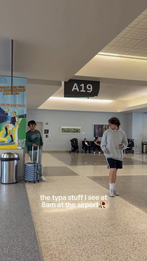its too early for this

#airport #plane #meme #slushynoobz #spiritpartner