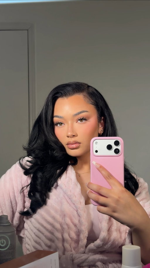 i loveee how this turned out ib: @azzymilan 🎀💘🌸✨
-
products used:
@iconic.london underglow blurring primer & setting spray 
@hauslabs foundation
@madebymitchell medium curve case
@toofaced born this way concealer in vanilla
@shopjadedcosmetics contour & blush palette
@doncosmeticsofficial setting powder shade 01
@charlottetilbury pressed powder in 1 & kim k.w lip stick
@makeupforever lip liner in total taupe
@lorealparis infallible setting spray
@benefitcosmetics precisely my brow
@nyxcosmetics crazy lift brow glue 
@glamlite lip gloss 
@makeupbymario the original ethereal eyes palette 
-
#makeuptutorial #makeup #softglam #pink