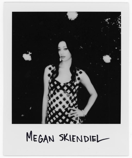 @meganskiendiel 🖤🤍🖤