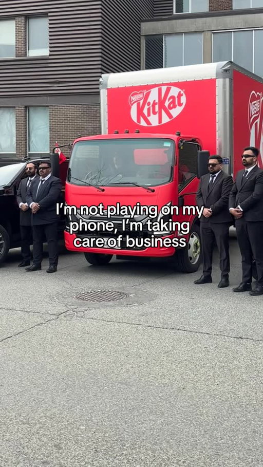 We take chocolate seriously around here 🫡
#HaveABreak #KitKatCanada 

-

Ici, on prend le chocolat très au sérieux 🫡