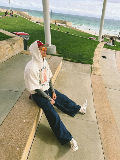 8 years since I performed here 🇦🇺🦘 and got caught with 👃 on my flight, now im sober and sexy