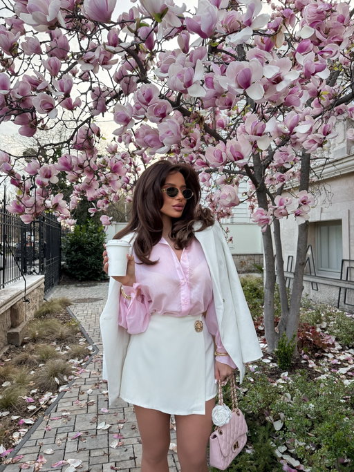 flower girl 🌸💕 in love with this spring look from @only_my_shop 😍 use my exclusive code ‘LAURA10’ for 10% in checkout💌 (only for my followers😉) 

#springoutfit #springfashion #springstyle #outfit #outfitinspo