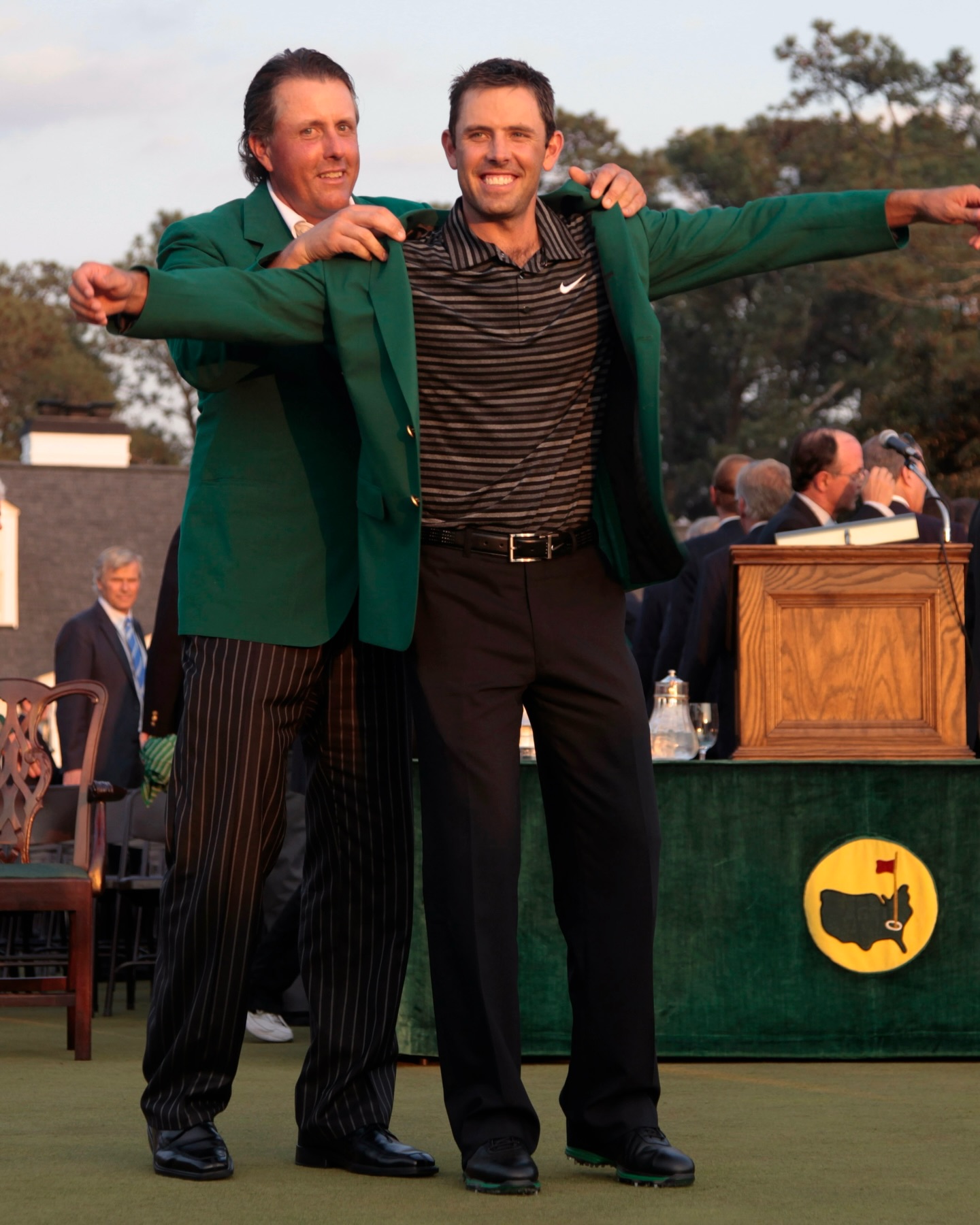 The iconic Green Jacket - ‘There’s nothing like it’ ⛳️

@charlschwartzel is the only player in Masters history to finish with 4 consecutive birdies on hole 15, 16, 17 & 18 to win the tournament #golf #themasters