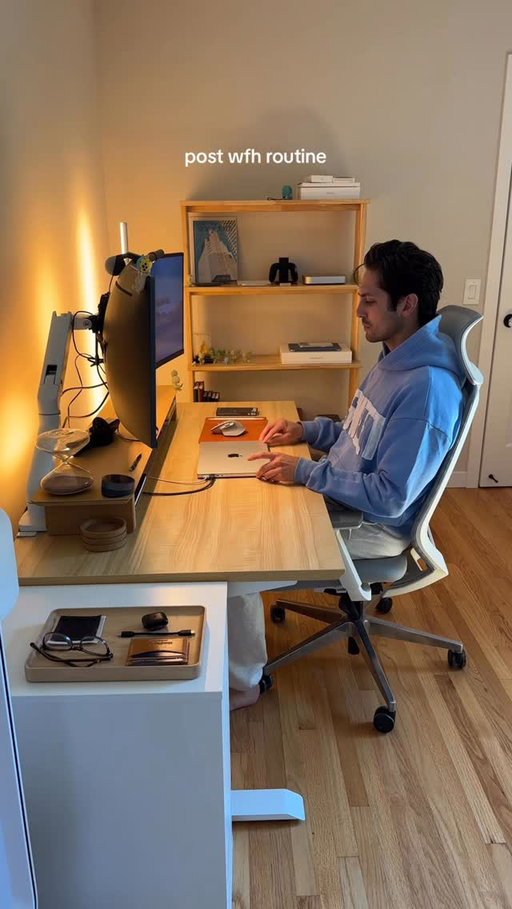 working east coast hours living in california 🤝 unbeatable combo #wfh #wfhlife #workfromhome #desk #desksetup
