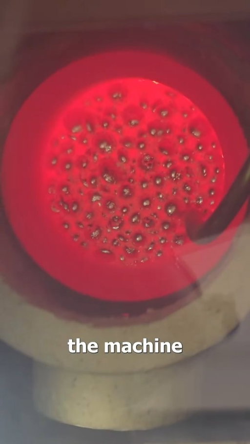 Wait till the end... Huge thanks to www.Silkdesignco.com for letting us see the silver casting process! @silkcustomrings