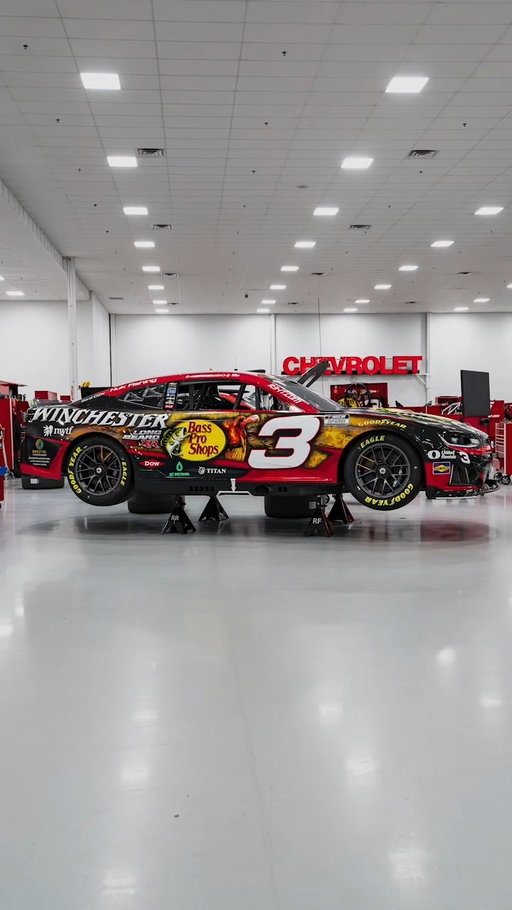 The Long Beard XR car is back. We’re proud to represent @winchesterammunition, @BassProShops, and the @official_nwtf this weekend at @itsbristolbaby!
