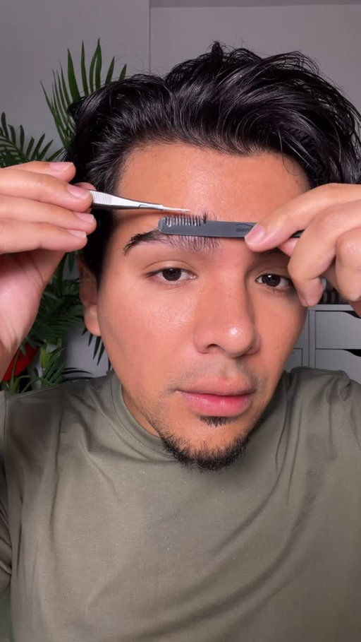 It’s time for a trim #eyebrows