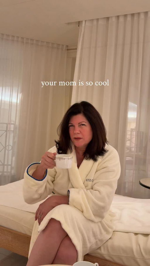 she’s right though 

#motherdaughter #ritzparis