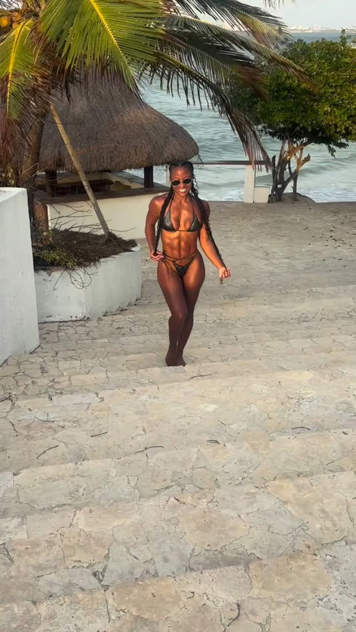 All natural 💁🏾‍♀️

#fit #fitness #fitwomen #fitstagram #abs