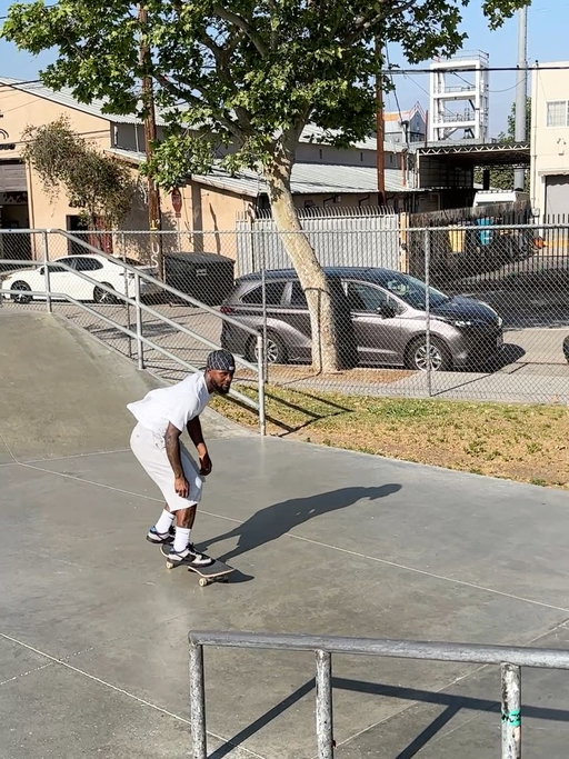Suns Out, Vibes Out ☀️🛹

🤳🏽 @wetnegatives