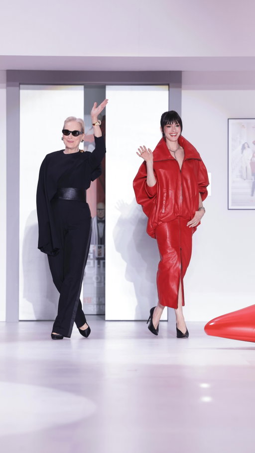 Gird your loins. Meryl Streep and Anne Hathaway are here in Seoul for the third stop of The Devil Wears Prada 2 global tour.

See the film in theaters May 1.