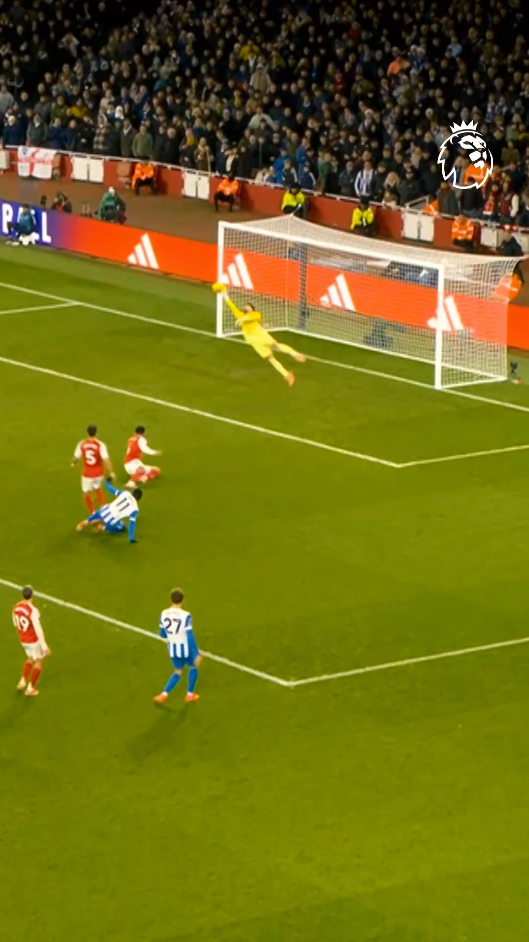 David Raya saving the day for @arsenal 🦸‍♂️