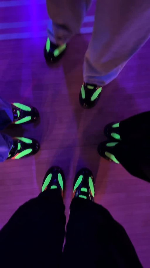 Things to do in Makati: Bowling! 🎳 📍Kings Queens Bowling

 #makati #makaticity #thingstodo #sidequest #reels