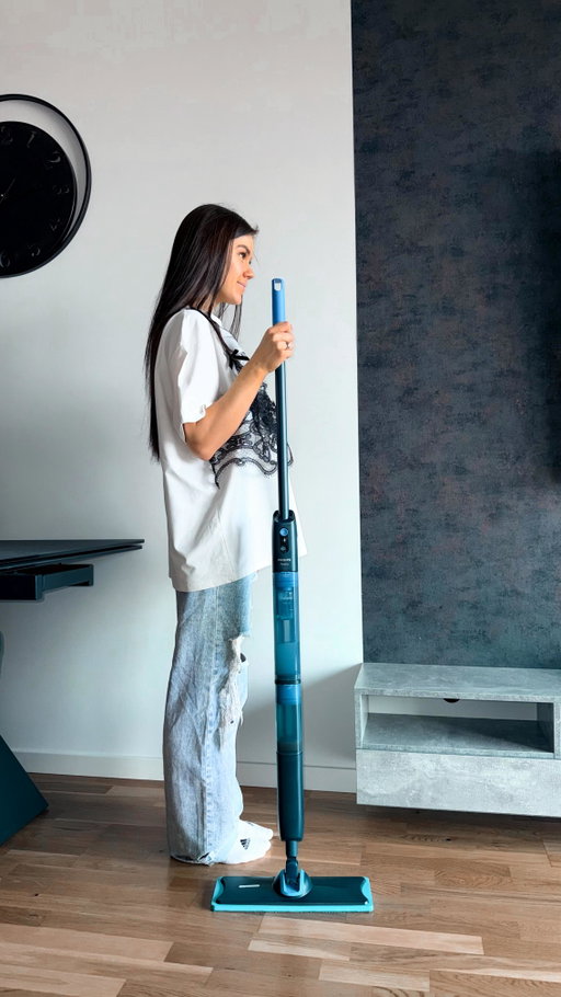 ​❗️KONKURSS NOSLĒDZIES​❗️
Uzvarētāja @signe_ja 

Aizmirsti par spaini ar ūdeni un lupatiņas skalošanu pēc katras istabas. Ar ​Philips OneUp 5000 grīdu uzkopšana kļūst ātra un daudz ērtāka.
Vēlies tādu arī savās mājās?
Lai piedalītos:
1️⃣ Ietago draugu, kurš vēl joprojām lieto tradicionālo mopu ar spaini 🪣
2️⃣ Spied ❤️ šim ierakstam
3️⃣ Dalies ar šo Reel savā storijā
4️⃣ Seko manam profilam @elisaberzina 

Veiksmi! 🤗
​•
•
•
#reklāma #PhilipsOneUp #Philips #OneUp