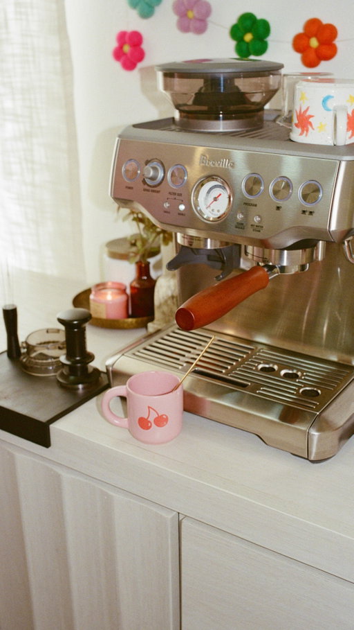 Here’s how you can run a deep clean Descale Cycle on your Breville Barista Express, because it might be time 🫣 this was long overdue for my machine but my espresso is tasting so much better now!

If you want to see a more detailed video on how to clean your shower screen + portafilter baskets, let me know 🤎

#brevillebaristaexpress #espressomachine #coffeecorner #deepclean #descale