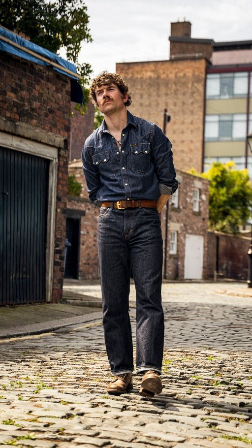 Lee 101 is built the slow way. Japanese selvedge, woven on vintage looms in small runs, where every detail actually has a reason. It starts rigid, it softens with wear and it fades with you.

American workwear heritage, refined through Japanese craft. The kind of denim that earns its story over time and never REALLY ages.

#Lee101 #aleeneverages #LeeJeans #japaneseselvedge #denimheads