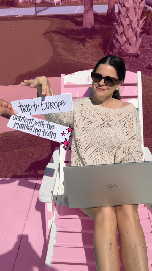 Europe would be nice… but nothing beats a content day with the best team 🤳🏻✨
•
•
•
#digitalmarketing #socialmediamanagers #femalefounder #contentcreatorsclub #socialmediatips