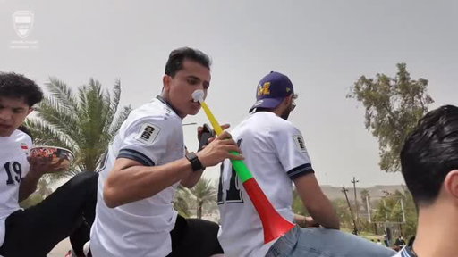 🥳🎺 | لم يسلم أحد من مزمار بايش! 😂
المقلب وصل لأكثر من لاعب 🇮🇶🤣

🥳🎺 | No one escaped Bayesh’s horn! 😂
The prank hit more than one player 🇮🇶🤣