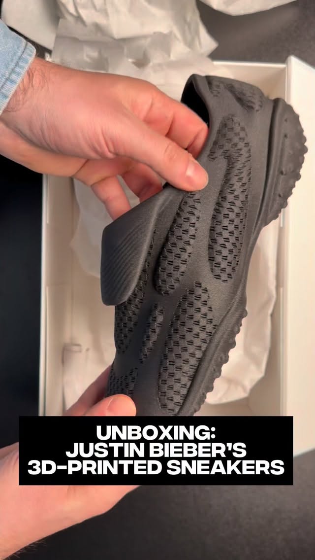 As we all know, Justin Bieber has entered the sneaker space with his brand Skylrk. Take a closer look as we unbox his latest 3D-printed silhouette with @zellerfeld