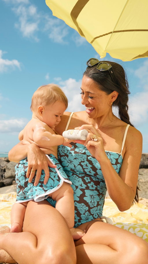 From Groms to Moms @rissmoore10 @keliamoniz • Always fun times with @sunbum #babybum 💛