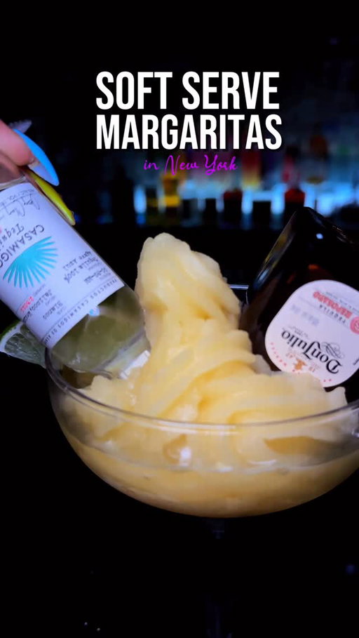It’s starting to smell like summer in New York the way @benscrabny perfected the drink of the summer - soft serve margaritas! And the good thing is, you don’t have to stop at that drink! Keep it going with a cut water colada, Oceanside vice, or a drink bouquet! They are not coming to play with us! Because you can get all that AND SEAFOOD??? And wings, fried lobster tails, steak, pasta, so many differ by options. I see why there’s two floors chileee ☕️ who are you taking to Ben’s Crab Oceanside ??? 
•
•
•
#newyork #nycfoodies #nycrestaurants #explorepage #newyorkfood