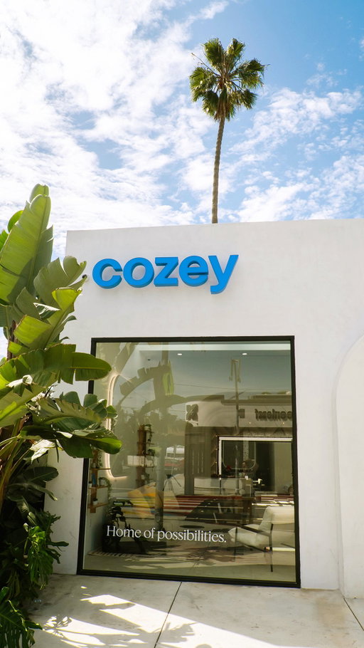 LA, our doors are officially open at 1220 Abbot Kinney Blvd.
 
Come by the pop-up from 10am-8pm to explore our sofas, beds, outdoor furniture, and more, and join the opening day party from 4-8pm with snacks, cold treats and exclusive merch featuring @vacationinc sunscreen (while supplies last).
____
 
LA, nos portes sont officiellement ouvertes au 1220 Abbot Kinney Blvd.
 
Passez au pop-up entre 10 h et 20 h pour découvrir nos sofas, lits et meubles d’extérieur. Puis venez faire un tour à la fête d’ouverture de 16 h à 20 h avec des collations, des douceurs glacées et du merch exclusif en collab avec @vacationinc, jusqu’à épuisement des stocks.