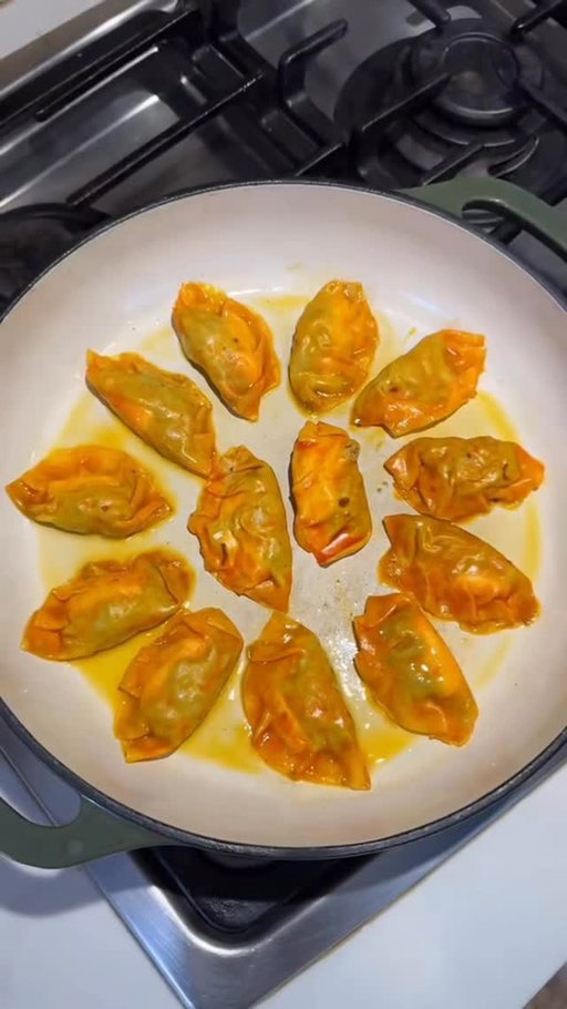 Birria Dumplings 

Never throw away your left overs from birria 

#mexican #food #birria #dumplings #easyrecipes
