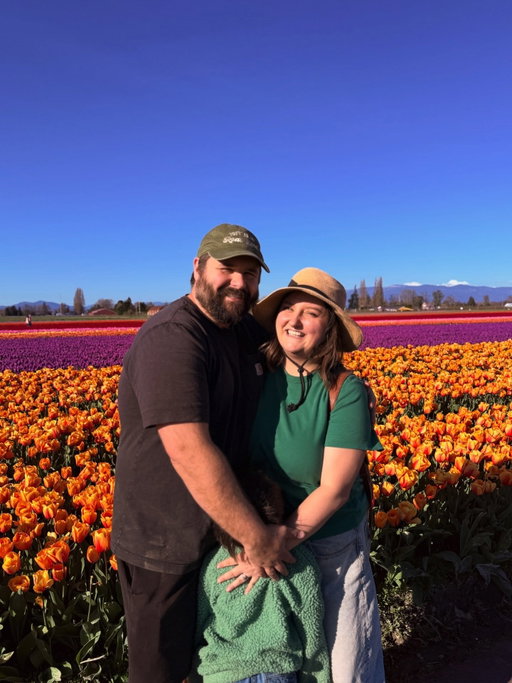 @roozengaarde with the fam 💕🫶🏻 the BEST day!! If you’ve ever wanted to come to WA, the tulip festival is the TIME. And Roozengaarde is the place - 100000/10