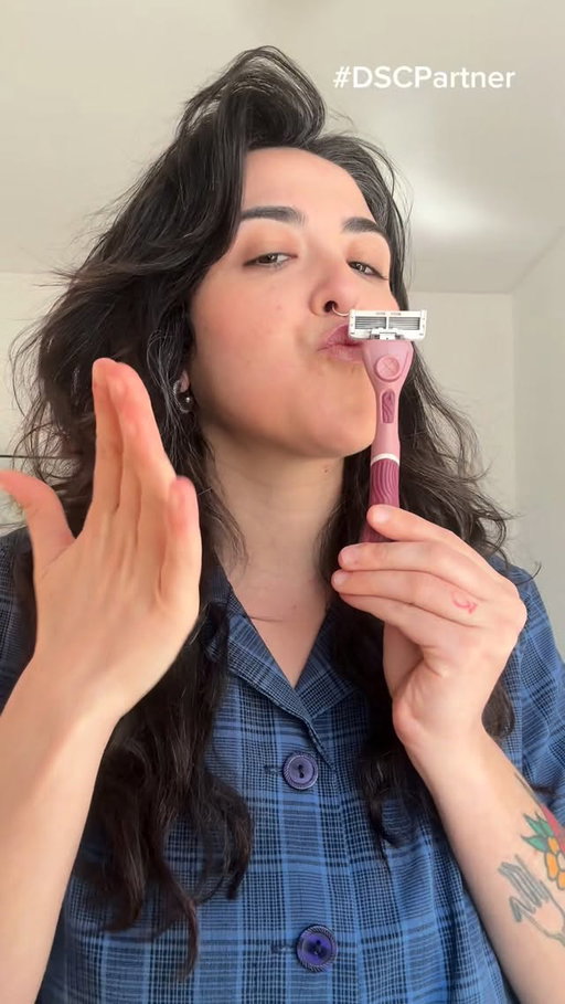 Weekend of stand up! #ad #DSCPartner @dollarshaveclub 
25% off on first purchase of subscription! 
Code: CARLY25