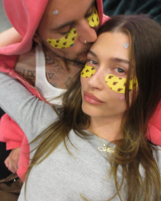 rhode x the biebers 🌼

see you april 13th at 9am PT. only on rhodeskin.com.