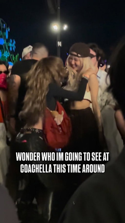 🚨 @LALALALISA_M & @ROSES_ARE_ROSIE IS A VIBE 🔥@COACHELLA🚨

WHO KNOWS WHO YOU’LL FIND IN THE DESERT 🌵 

#COACHELLA #BLACKPINK #LISA #ROSÉ