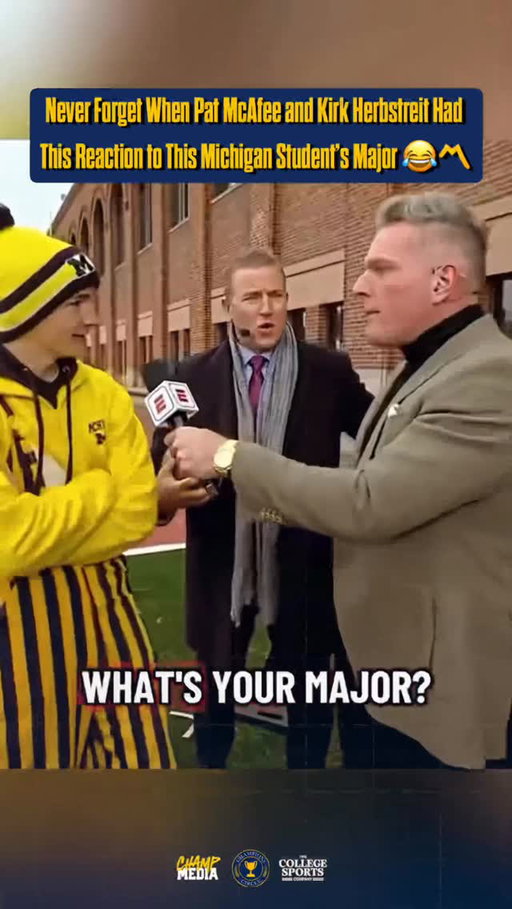 Throwback to @patmcafeeshow and @kirkherbstreit finding out the major of their kicking contest contestant 😂〽️

(🎥 | @snapnfl)

•
•
•
#GoBlue #GoBlue〽️ #MichiganWolverines #MichiganFootball #Explore