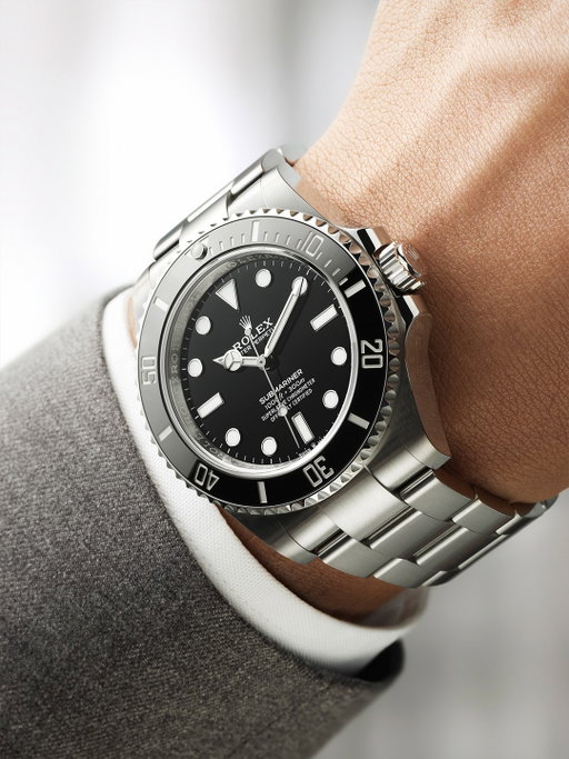 The reference among divers' watches. The Rolex Submariner in Oystersteel, 41mm case, black dial, Oyster bracelet.#Rolex #Submariner #OfficialRolexRetailer #RaffiJewellers #Toronto #Mississauga Yorkdale and Square One