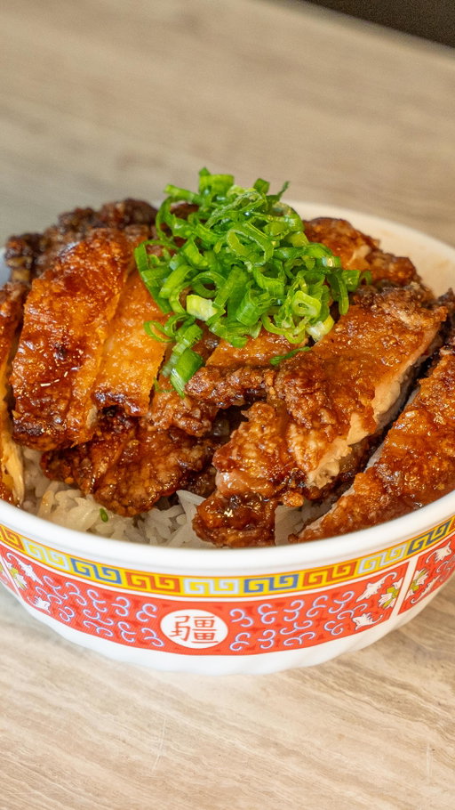 if you try one new recipe this year, make it this one

comment save, and i’ll send you the link to the printable recipe directly to your dm’s!�
https://feedthepudge.com/crispy-honey-butter-garlic-chicken/