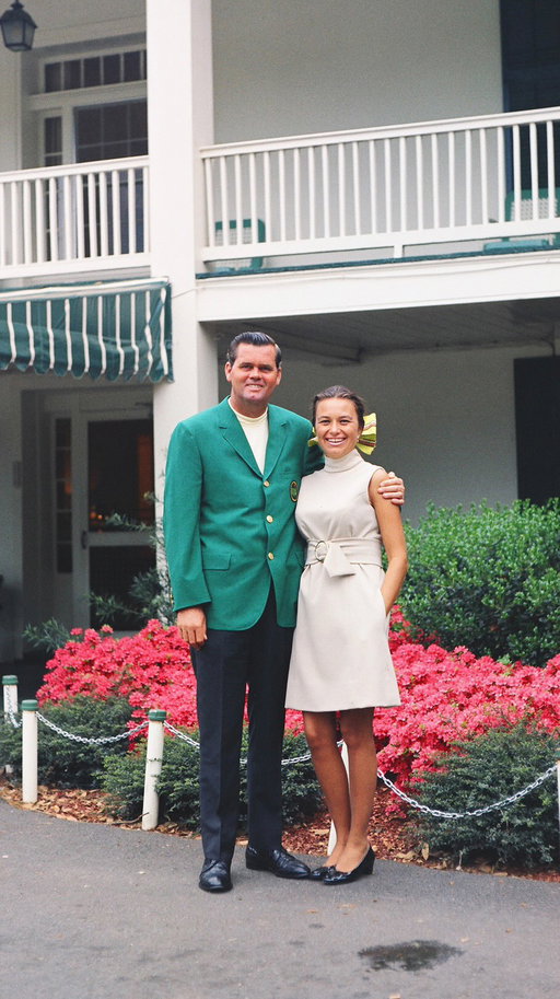 Flowers, trees, people and golf. 

#themasters