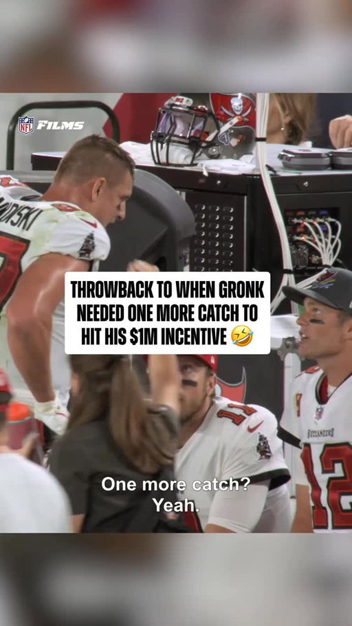 @gronk made it known he needed that seventh catch 😂💰

(via @nflfilms)