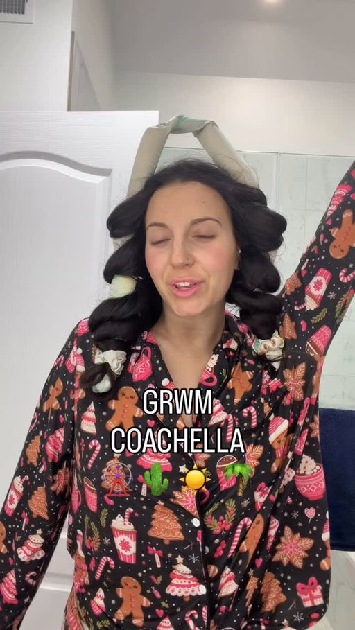 It’s Coachella day 🥹 so beyond excited to be going with @koparibeauty @kellyrosesarno ✨

@bronzier_  for the best tan 

#coachella #koparibeauty #brandtrip #bieberchella #coachella2026
