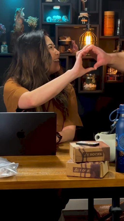 We promise, there’s a lot of love on this set! 

#scishow #behindthescenes
